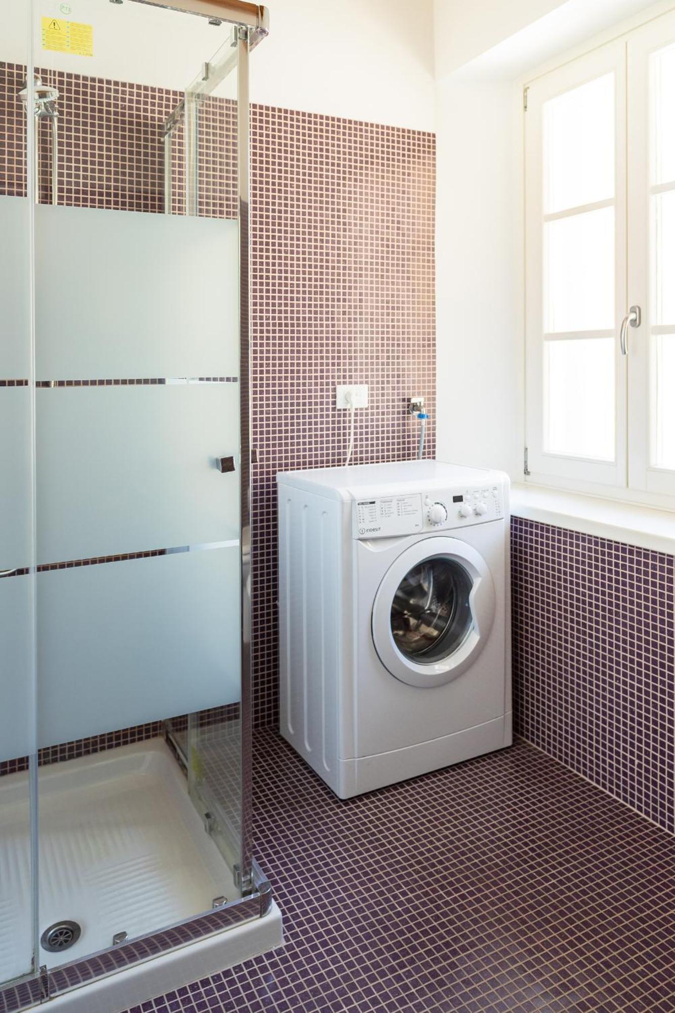 Double Private Parking, 2 Bedrooms & 2 Bathrooms - Elegant Apartment In Old Town Удине Екстериор снимка